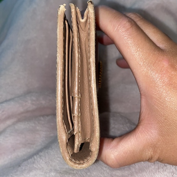 Gucci Authentic Logo Wallet - Picture 5 of 10